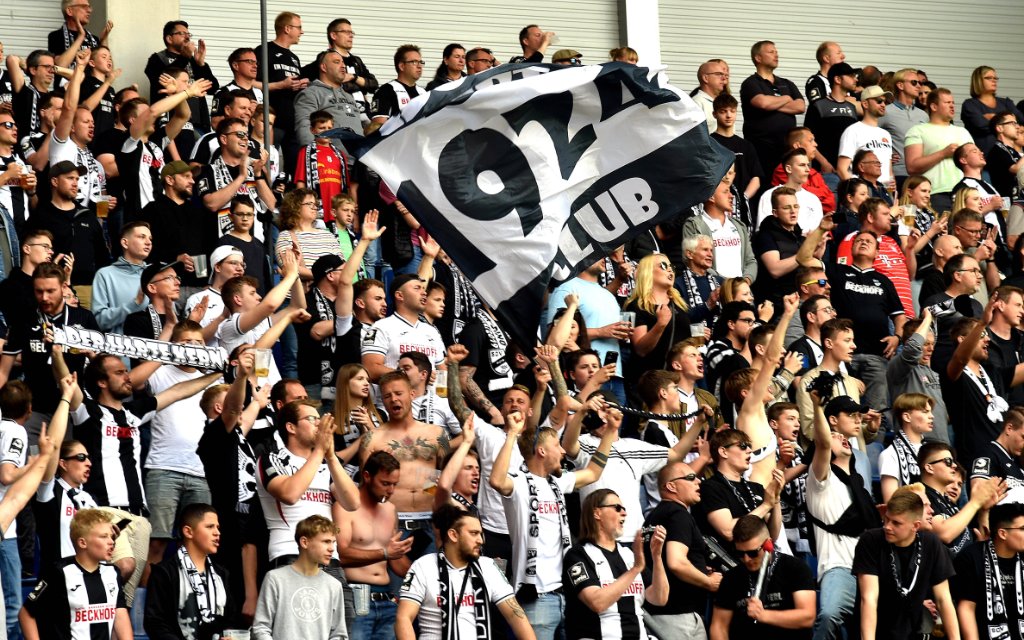 14-05-2022 / pmk / NF119765 Fussball/Herren 3.Liga Saison 2021/2022 Benteler-Arena / Paderborn Corona-Spieltag SC Verl - MSV Duisburg Letzter Spieltag