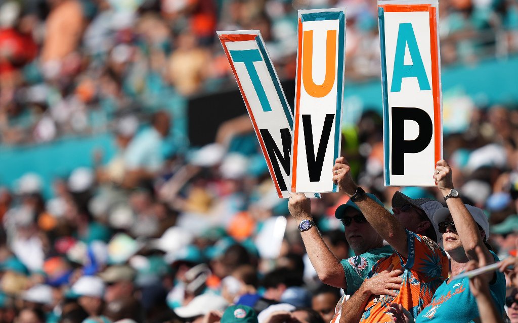 Miami Dolphins - Denver Broncos: Sonntag, 19:00 Uhr