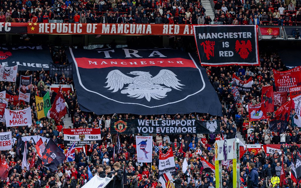 United – City: Sonntag, 17:30 Uhr