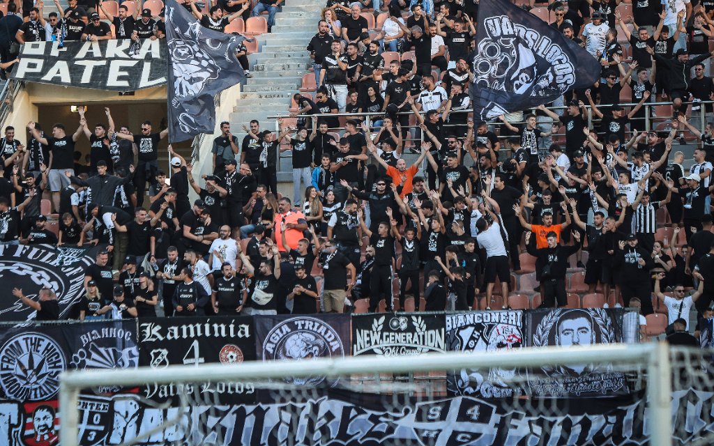 UEFA Europa League - OFI Crete FC vs TSG 1899 Hoffenheim - Fans of OFI Crete FC react during the UEFA Europa League Phase matchday 1 soccer match between OFI Crete FC and TSG 1899 Hoffenheim at the Georgios Pankritio Stadium